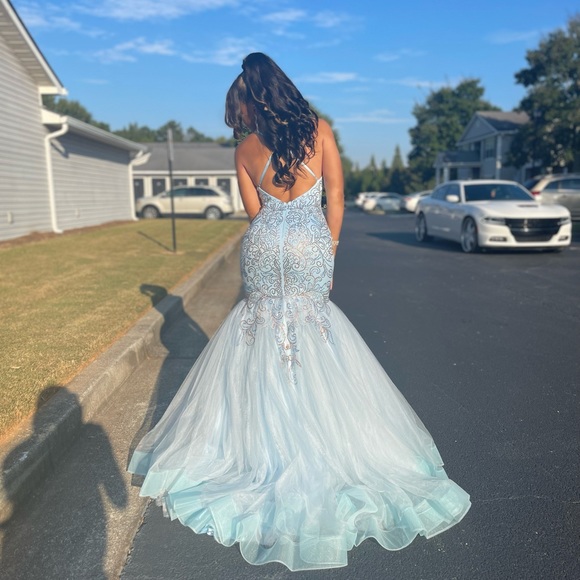 Powder blue Mermaid style dress from Rachel Allan - Picture 3 of 6